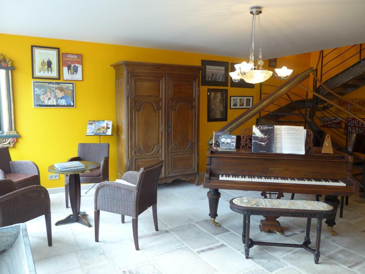 Le Piano Hotel Biesles ภายนอก รูปภาพ
